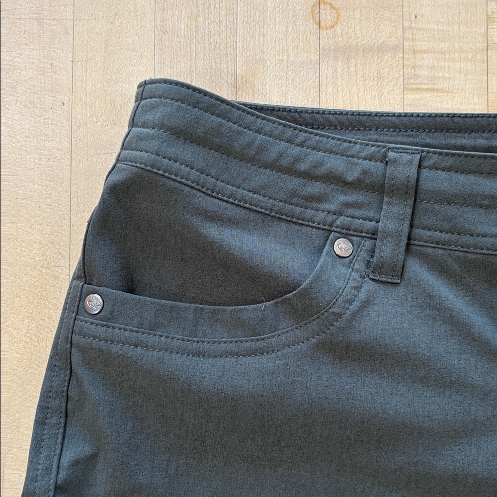 Kuhl Women’s Size 4 Freeflex Cargo 10” Short Dark Moss Green Hiking Outdoor - Picture 5 of 9